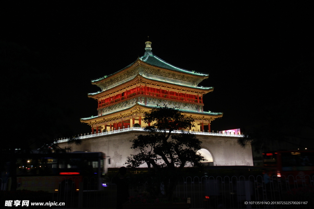 钟楼夜景