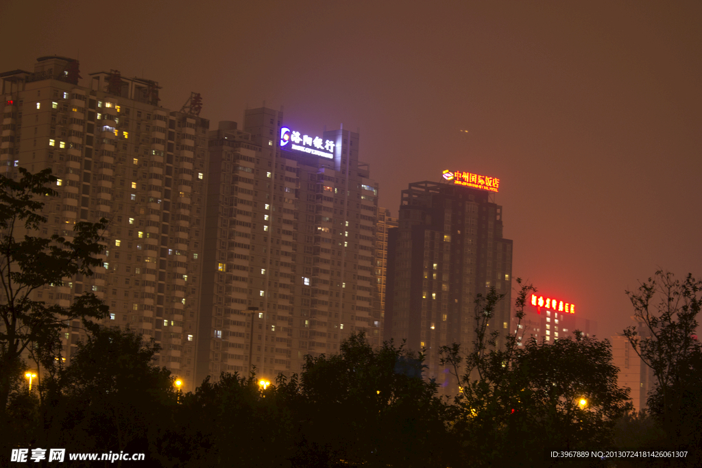 夜景楼群