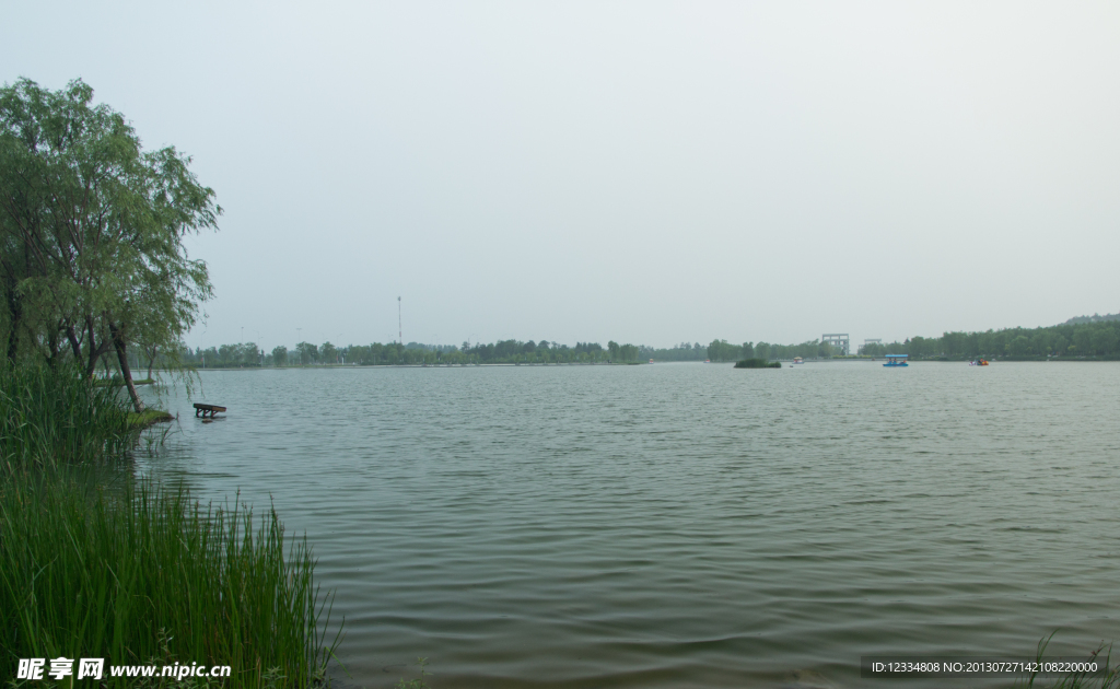 莲花湖水岸