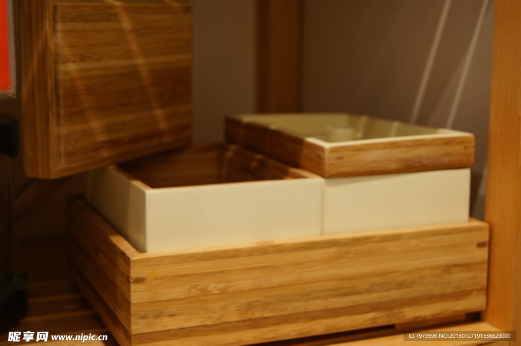 木质方盒