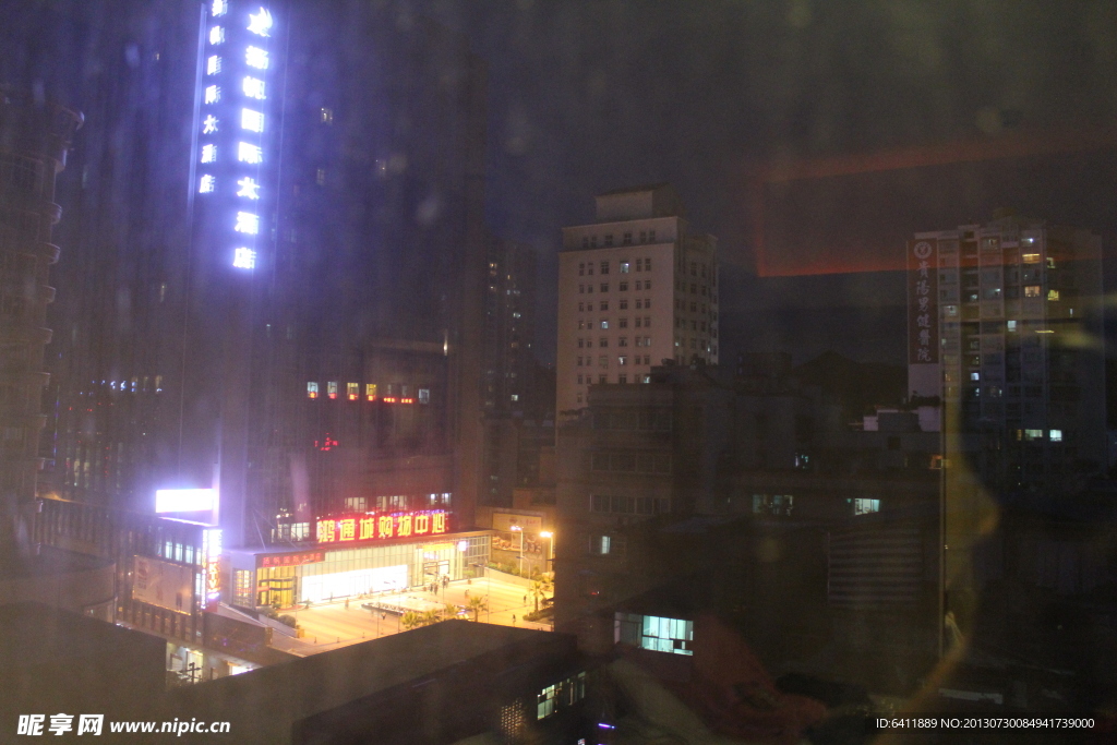 酒店外夜景