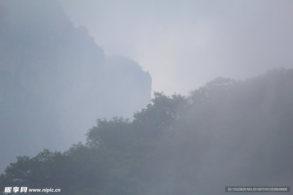 水墨青山