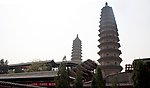 双塔寺风光