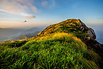山峰云层