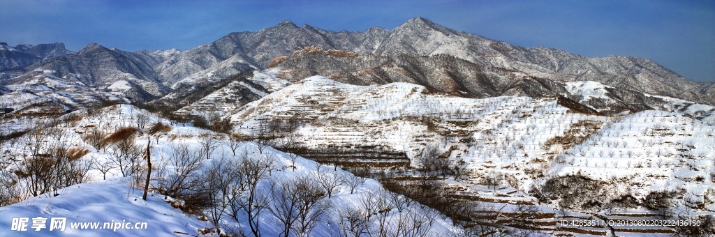 白雪山峰