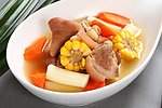 胡萝卜玉米山药炖汤
