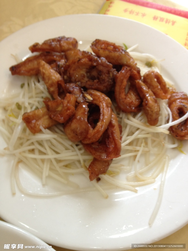 豆芽炒肥肠
