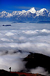 山峰白云