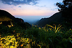 山谷云层