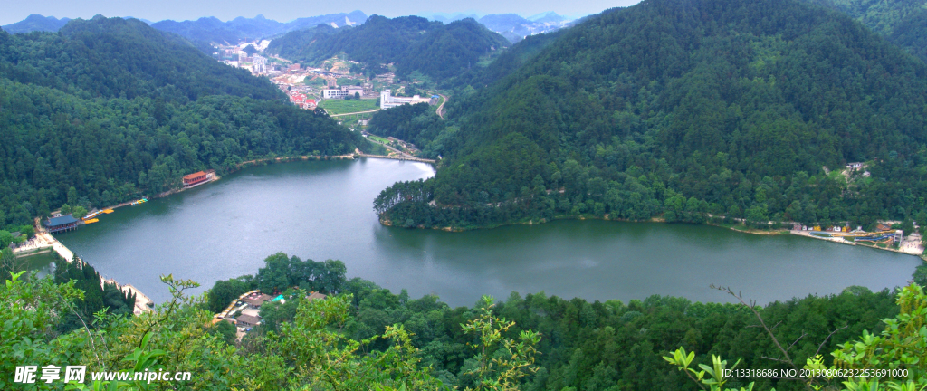 贵阳黔灵湖全景