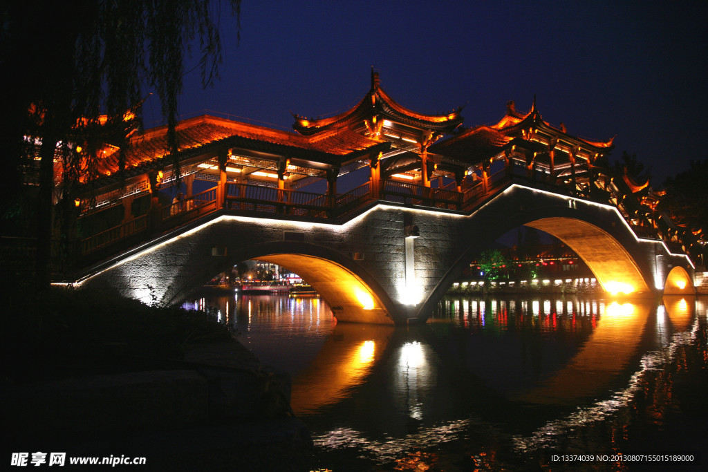 台儿庄古城夜景