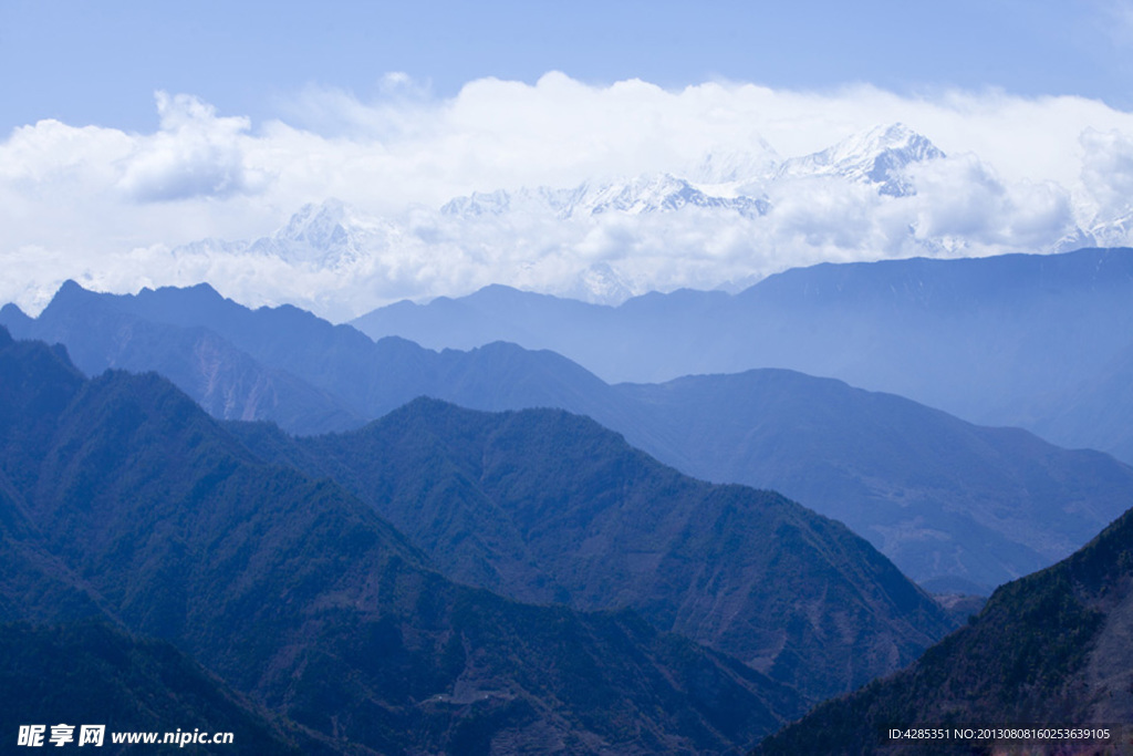 山脉群山