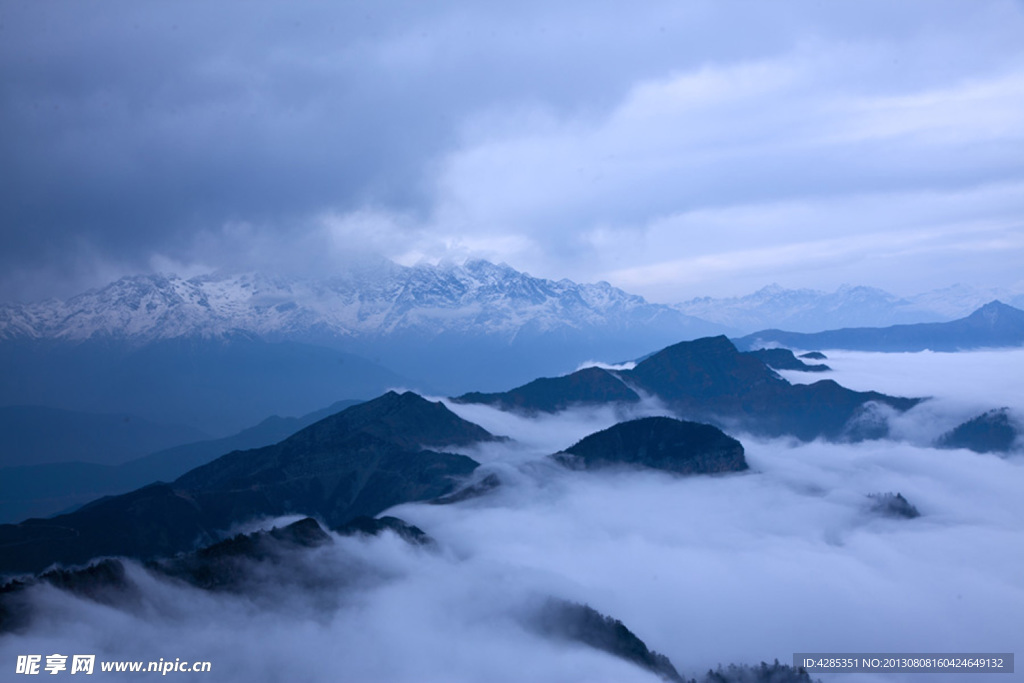 云海山峰