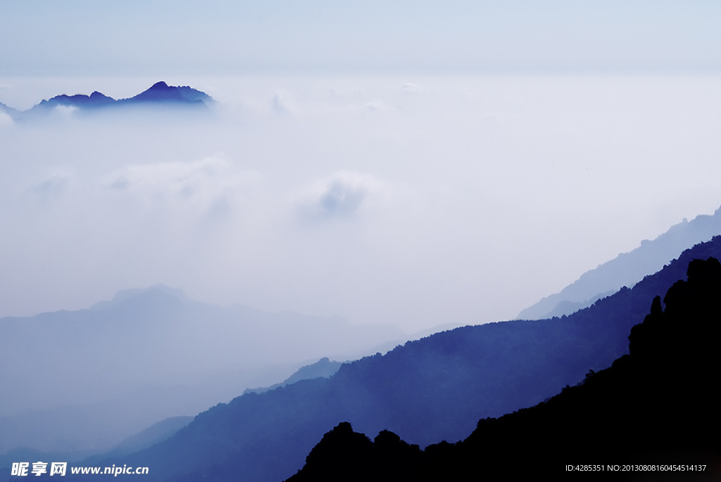 云海山坡