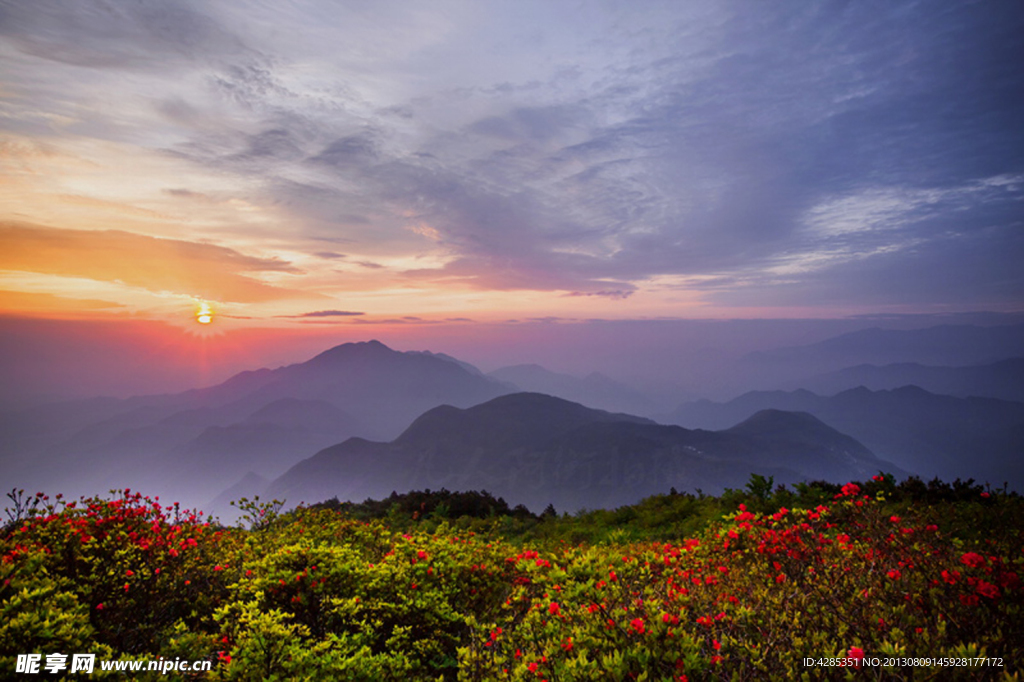 夕阳山峰