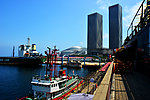 港湾里的船
