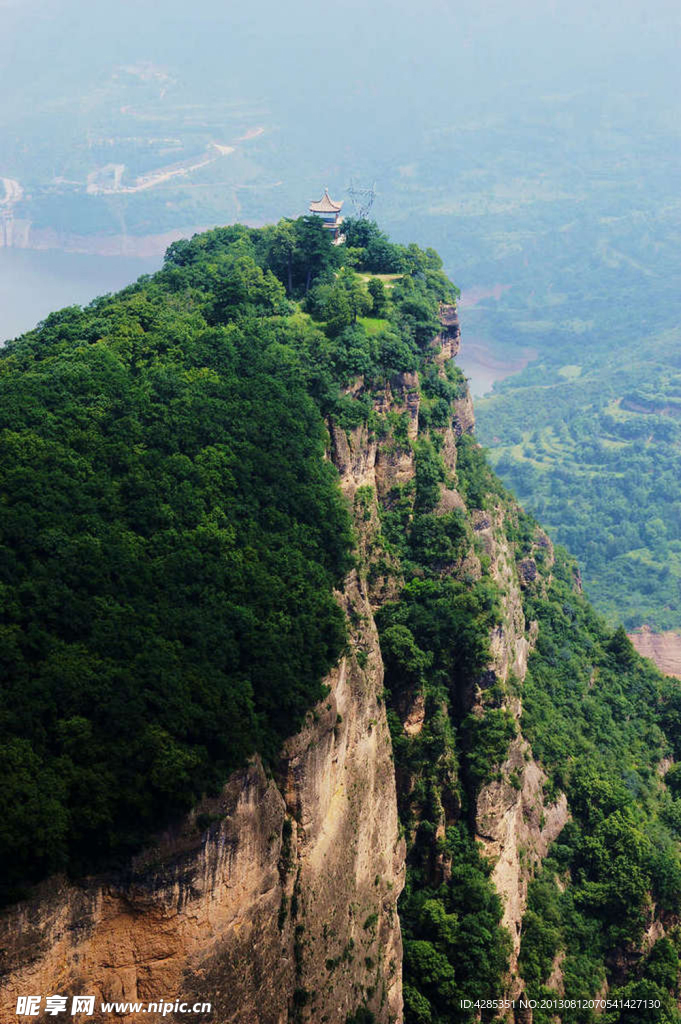 山峰群山