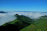 白云山脉蓝天