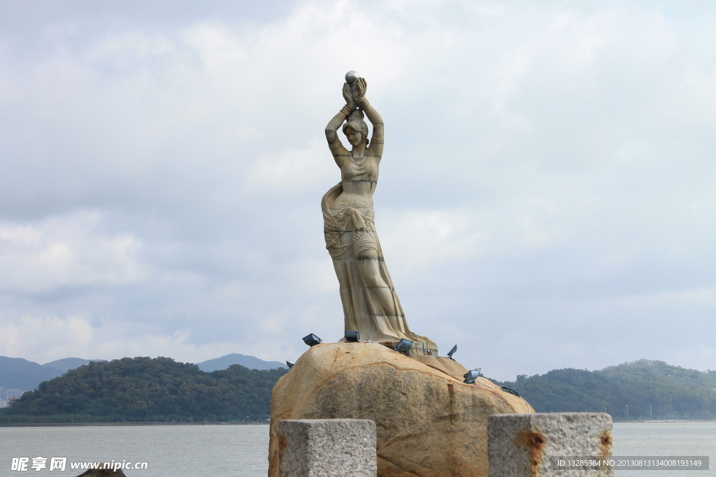 海中女神