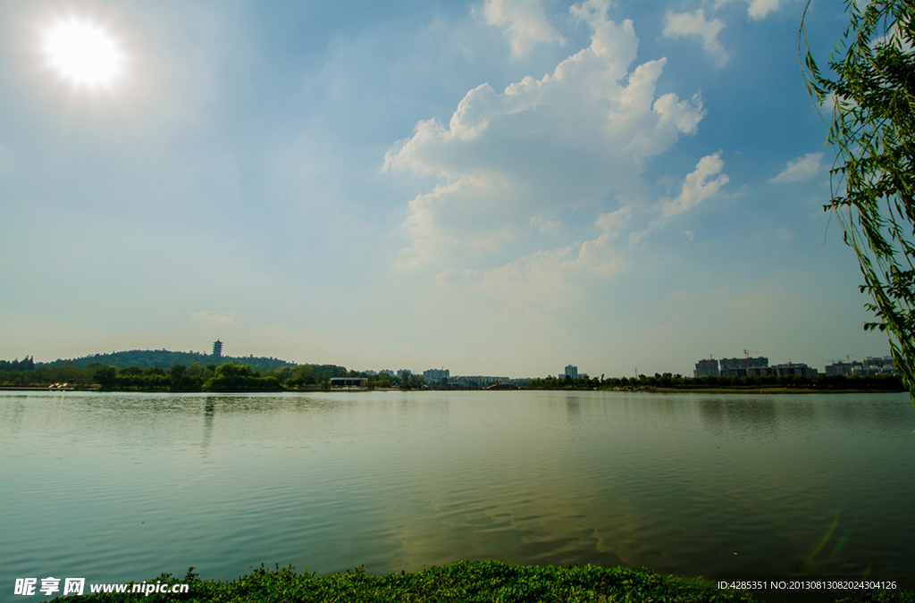 城市河流