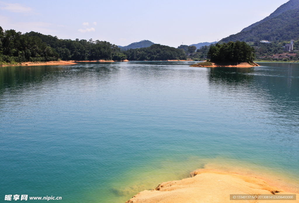 湖心岛