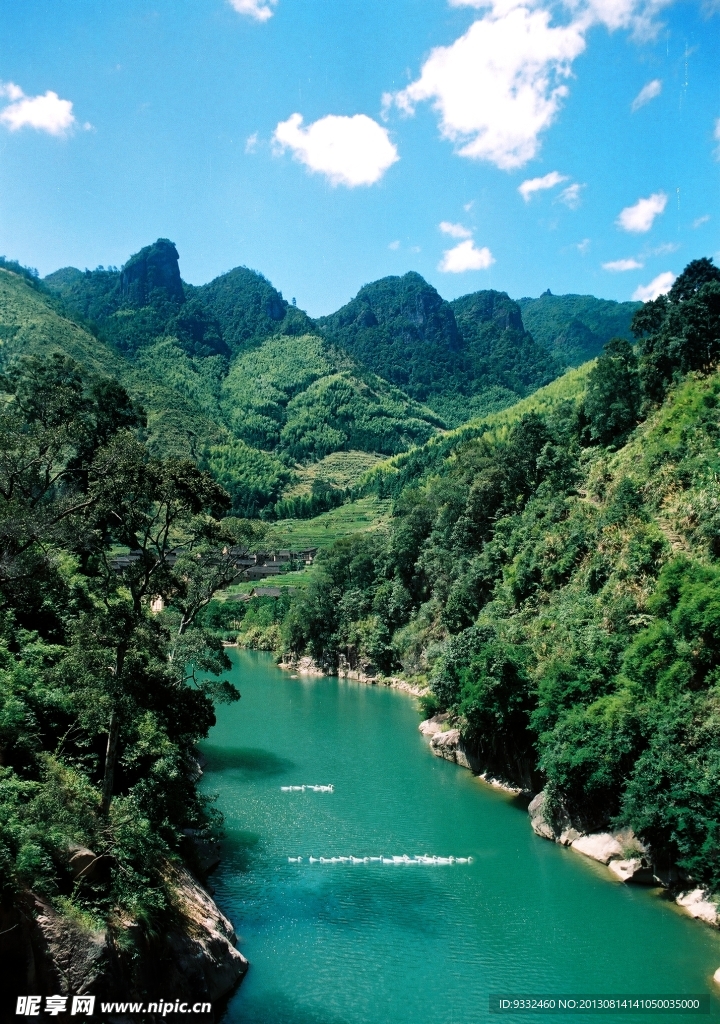 峡谷