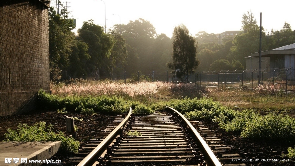 荒芜的铁路