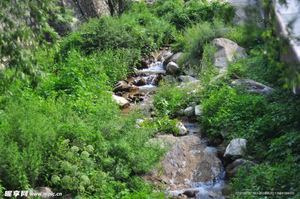 山间小溪