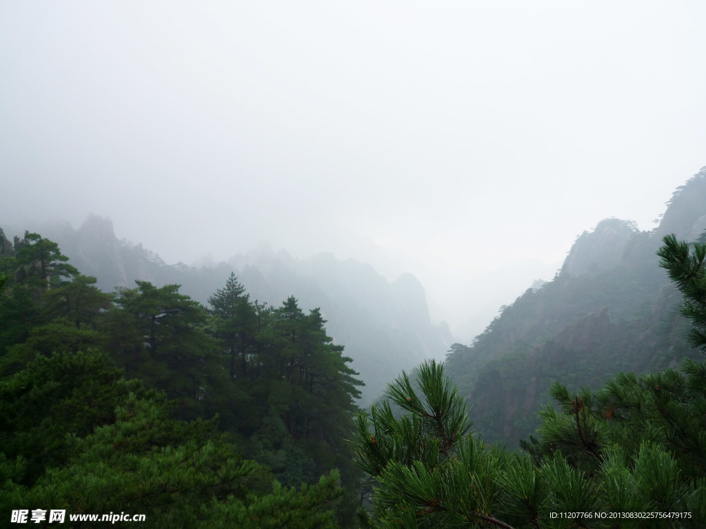 黄山层峦