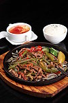 铁板尖椒牛柳饭