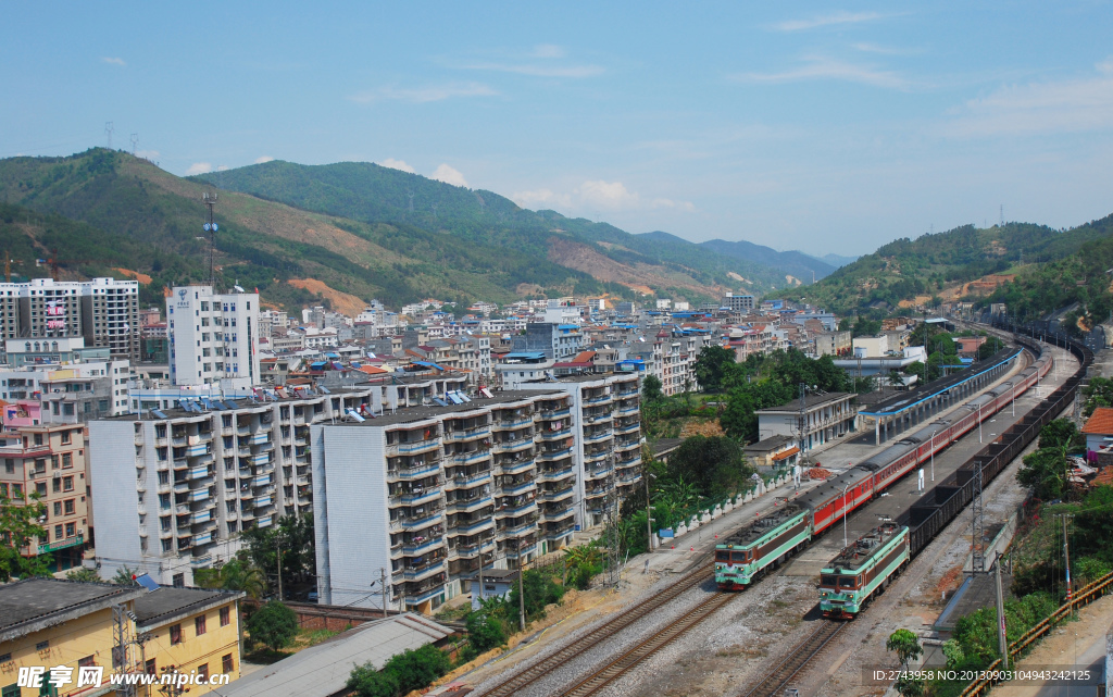 田林火车站远景