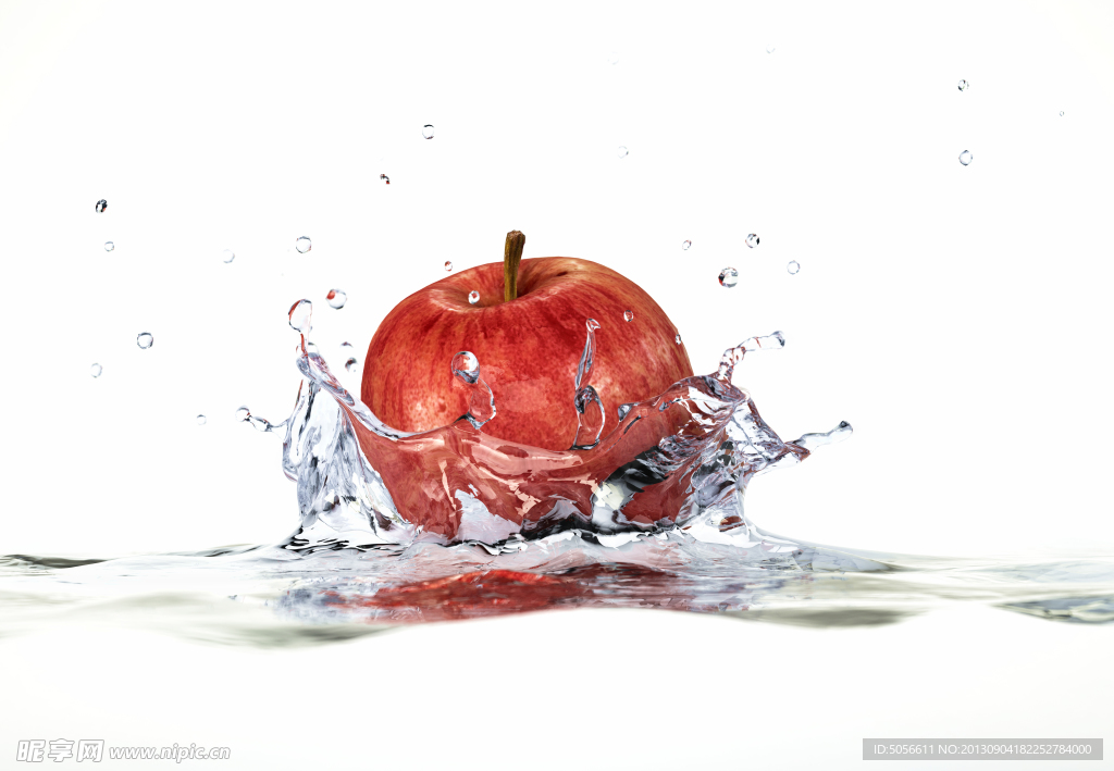 水中苹果