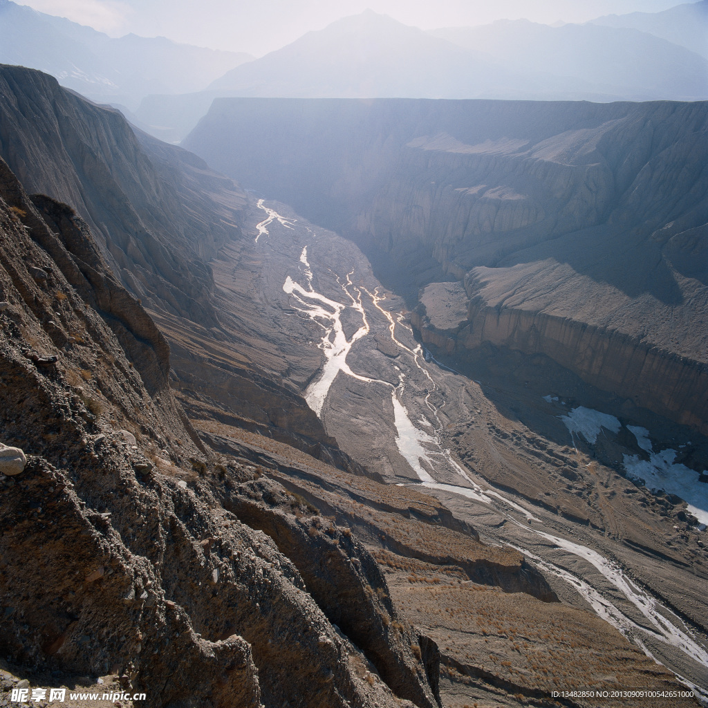 山河