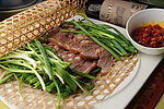 蘸酱野猪肉