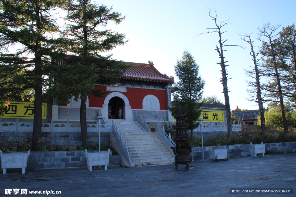 显光寺山门
