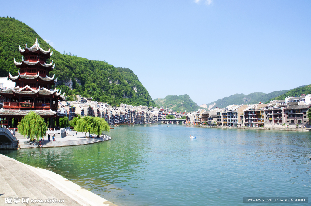 依山而建的江南小镇