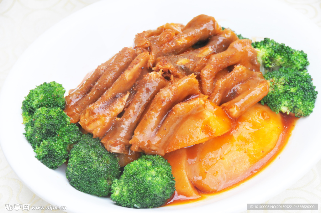 鲍汁扣鹅掌