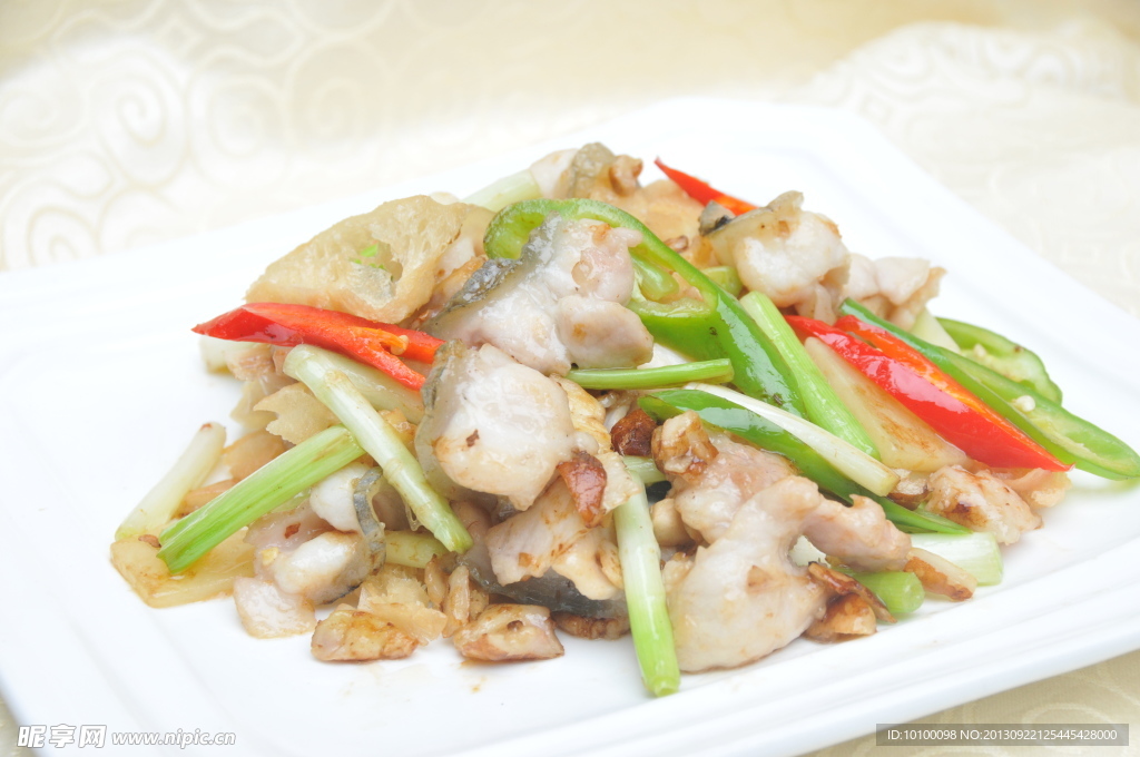 鲜沙姜炒鳄鱼肉