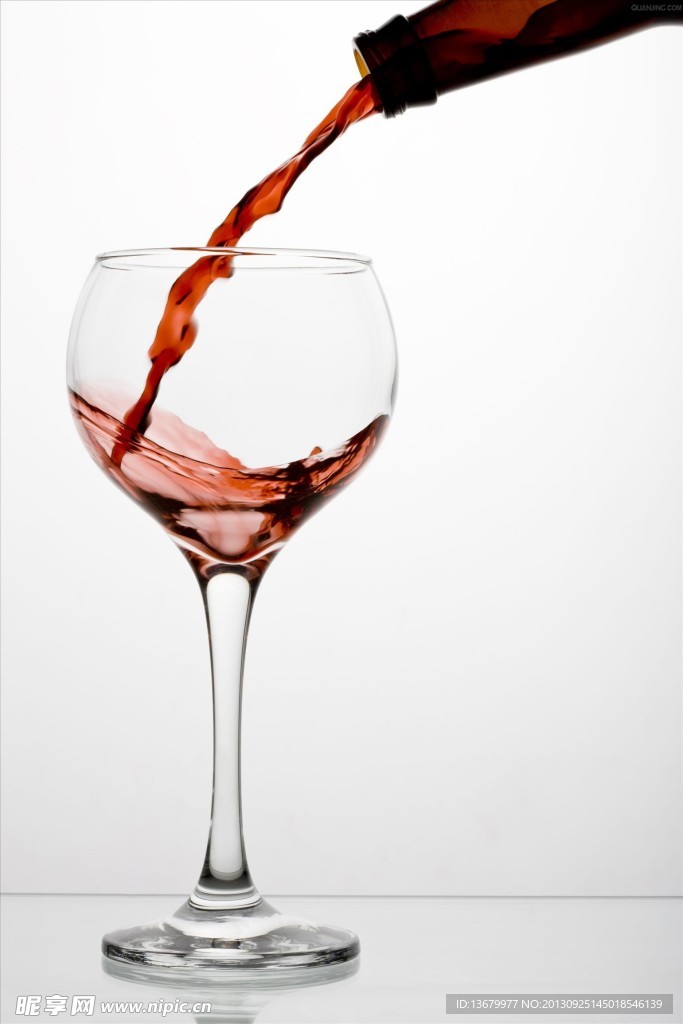 高脚杯