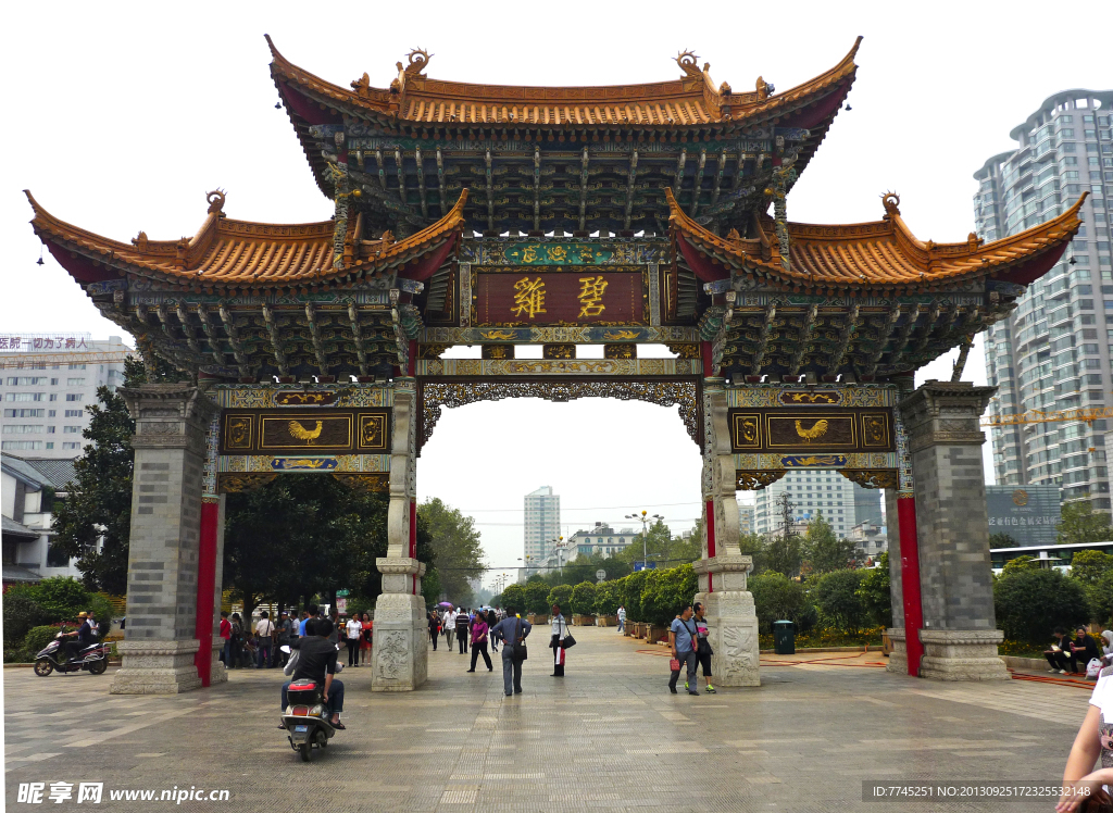 昆明标志建筑金马碧鸡