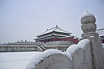 石栏和大殿