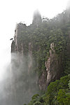 奇峰怪石