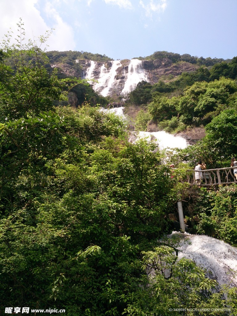 蓝天白云高山流水