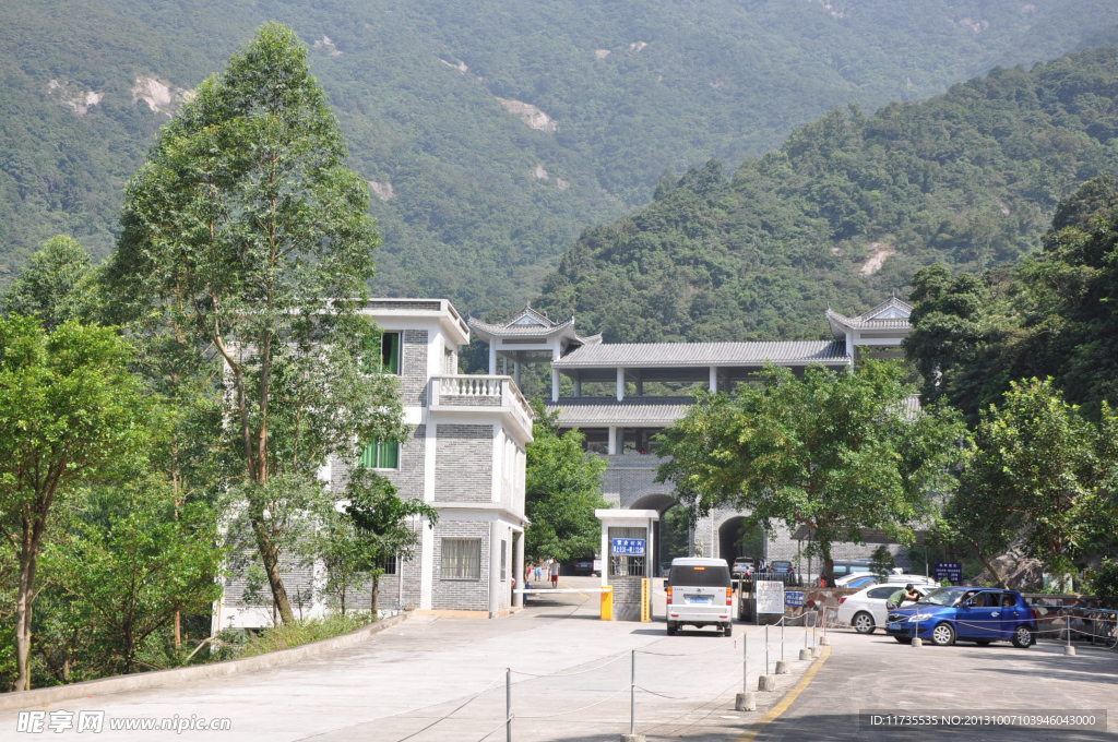 南楼寺大门