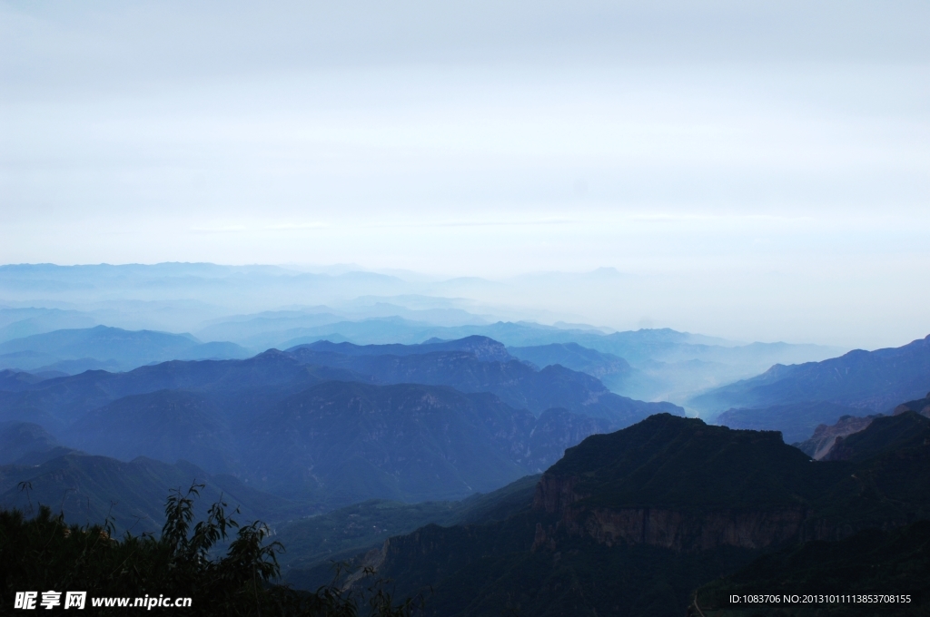 茫茫群山