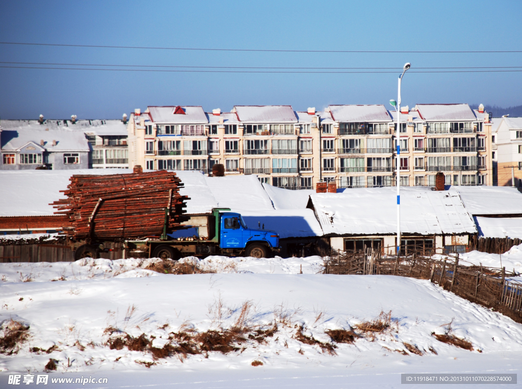 顺通南沿河公路雪景