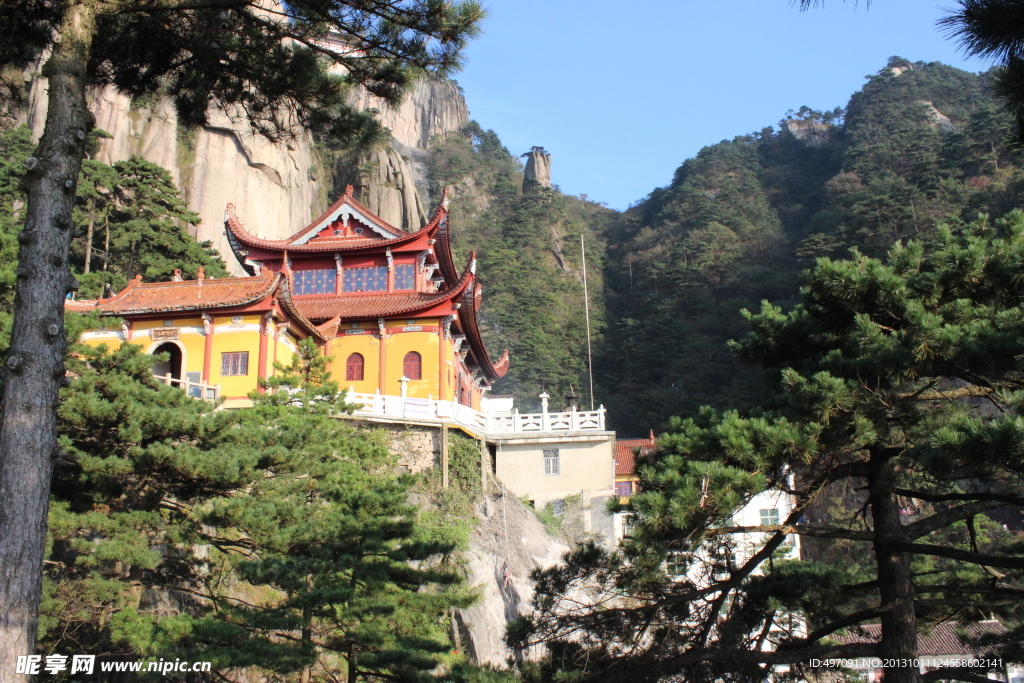 九华山十月风景庙宇