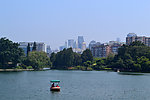 静静湖面