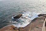 岸上浪花