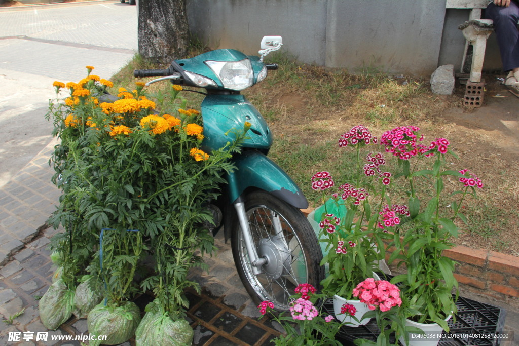 摩托车